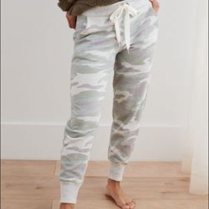 ‘Aerie’ Camo Jogger Sweatpants